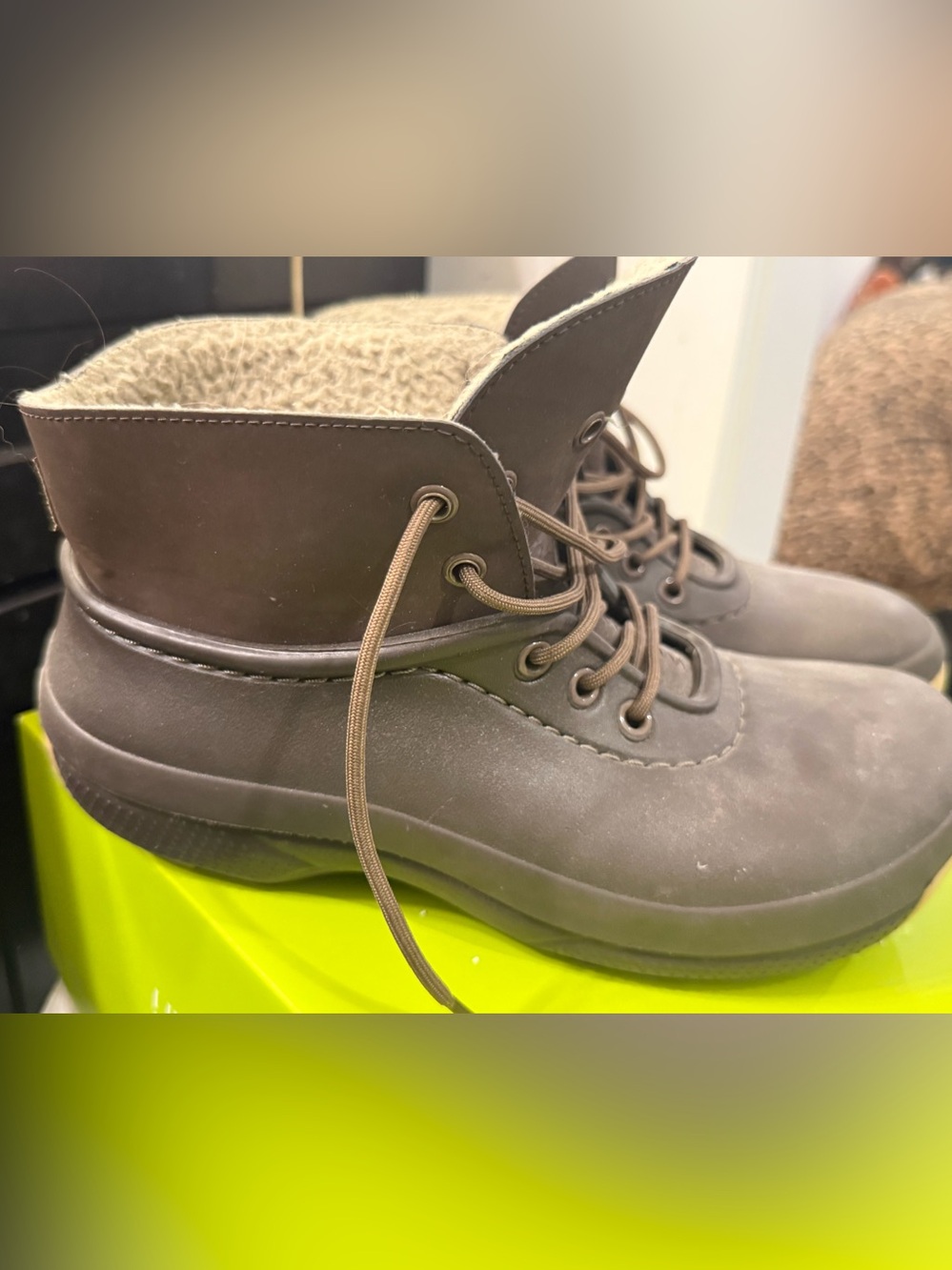 Crocs Women’s 8 Brown Fleece Lined Lace Up Winter Ankle Boots